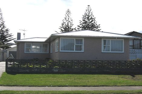 Photo of property in 76a Matai Street, Castlecliff, Whanganui, 4501
