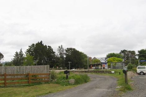 Photo of property in 24 Waikoukou Valley Road, Waimauku, 0812
