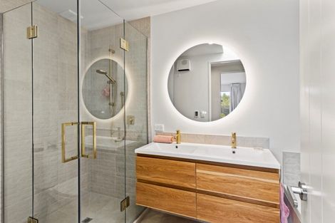 Photo of property in 10 Pendeen Crescent, Jacks Point, Queenstown, 9371