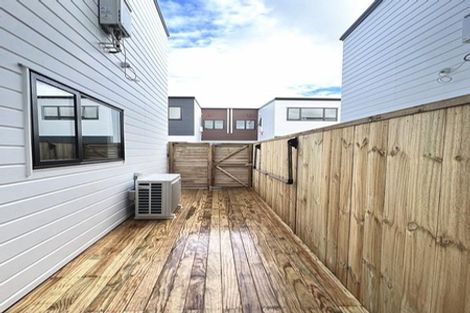 Photo of property in 11 Aramata Road, Papakura, 2110