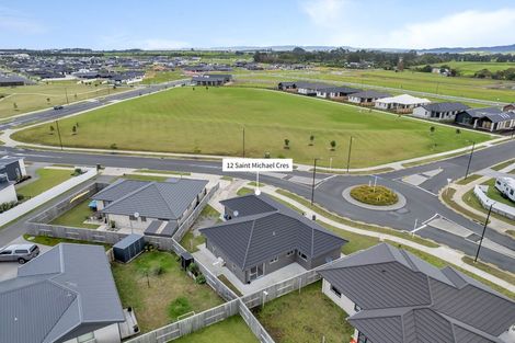 Photo of property in 12 Saint Michael Crescent, One Tree Point, 0118