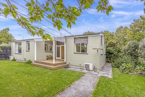 Photo of property in 1 Ian Place, Bishopdale, Christchurch, 8053