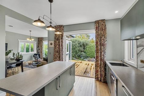 Photo of property in 166 Weston Road, St Albans, Christchurch, 8052