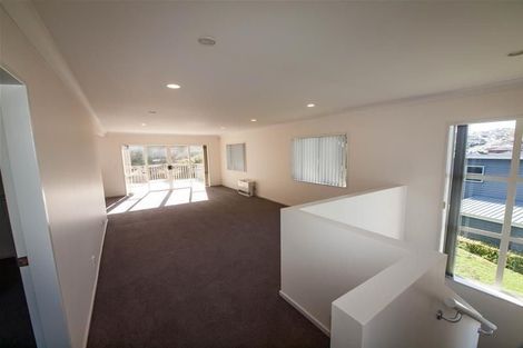 Photo of property in 18 Erlestoke Crescent, Churton Park, Wellington, 6037