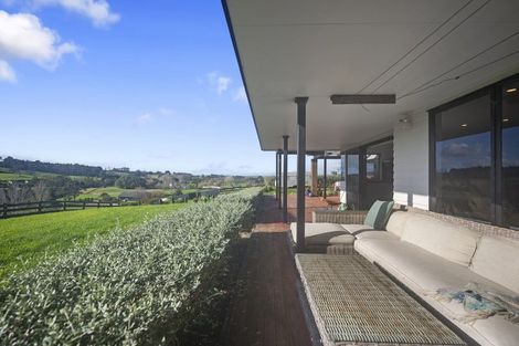 Photo of property in 384 Pine Valley Road, Dairy Flat, Silverdale, 0992