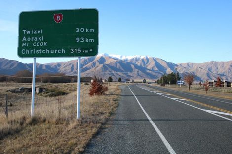 Photo of property in 25 Hardacre Place, Omarama, 9412