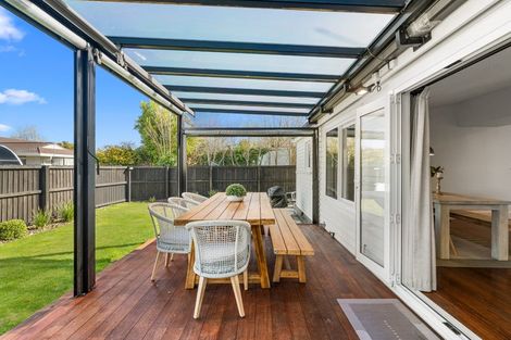 Photo of property in 16 Taylors Avenue, Bryndwr, Christchurch, 8052