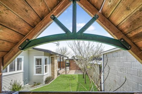 Photo of property in 18 Mcnicol Street, Fairfield, Hamilton, 3214