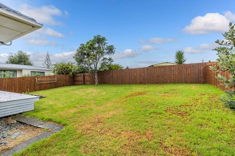 Photo of property in 13 Glen Marine Parade, Glendene, Auckland, 0602
