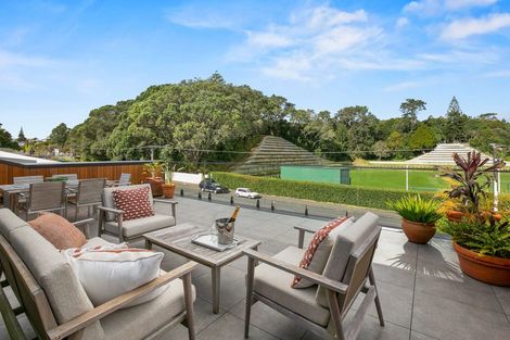 Photo of property in 15 Fillis Street, New Plymouth, 4310