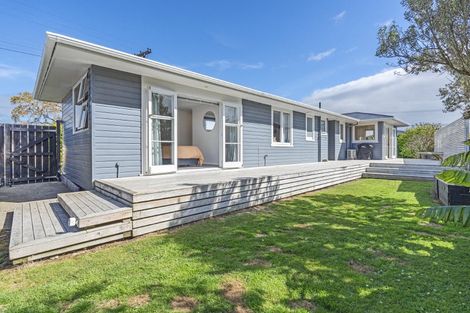 Photo of property in 215 Mangorei Road, Merrilands, New Plymouth, 4312