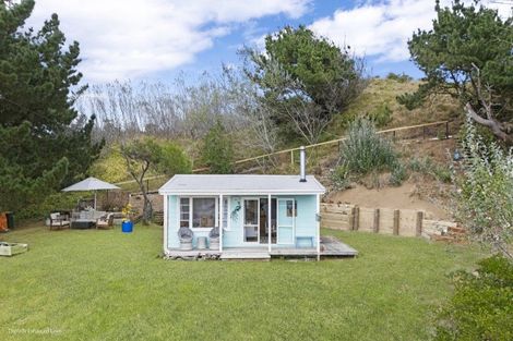 Photo of property in 8 Signal Street, Foxton Beach, Foxton, 4815