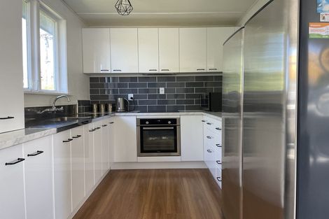 Photo of property in 5 Watts Road, Waipawa, 4210