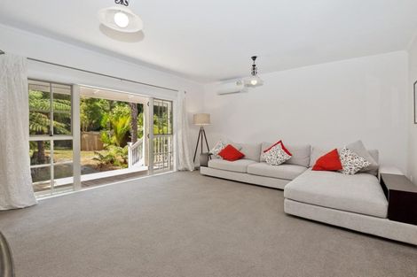 Photo of property in 127 Woodlands Park Road, Titirangi, Auckland, 0604