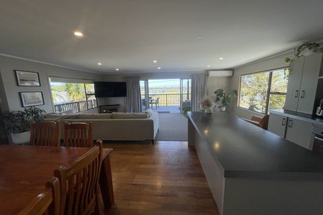 Photo of property in 2 Pine Road, Ngunguru, Whangarei, 0173