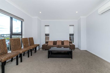 Photo of property in 23 Midhurst Avenue, Henderson, Auckland, 0612