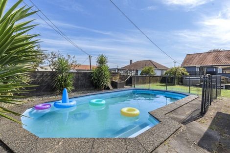 Photo of property in 21 Strange Street, Waitara, 4320