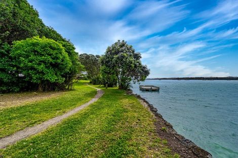Photo of property in 41 Pohutukawa Avenue, Shelly Park, Auckland, 2014