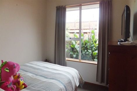 Photo of property in 1/5 Tuscany Place, Beckenham, Christchurch, 8023