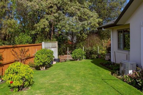Photo of property in 33 Lakeridge Close, Rangatira Park, Taupo, 3330