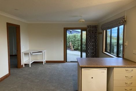 Photo of property in 41 Ashton Fitchett Drive, Brooklyn, Wellington, 6021