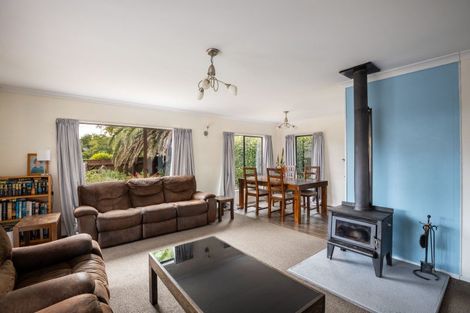 Photo of property in 17 Kipling Drive, Whalers Gate, New Plymouth, 4310