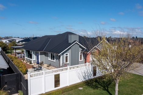 Photo of property in 17 Pimlico Place, Rangiora, 7400