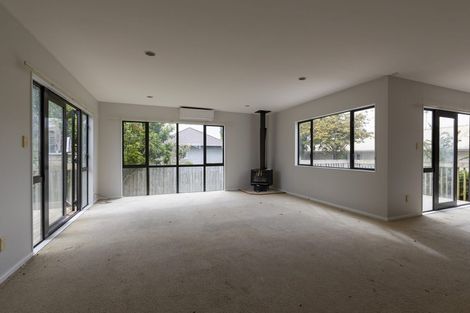 Photo of property in 5a Oakleigh Avenue, Takanini, 2112