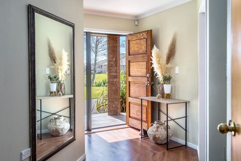 Photo of property in 106 Pacific Drive, Fitzherbert, Palmerston North, 4410