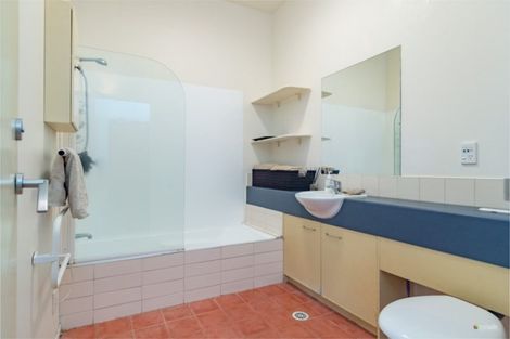 Photo of property in Metro Apartments, 5/220 Thorndon Quay, Pipitea, Wellington, 6011
