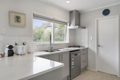 Photo of property in 1/13 Wykeham Place, Glenfield, Auckland, 0629