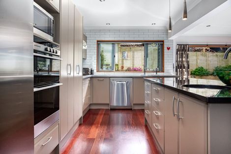 Photo of property in 4 Haunui Road, Pukerua Bay, 5026