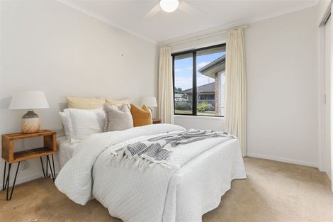 Photo of property in 35 Cabeleigh Drive, Helensville, 0800