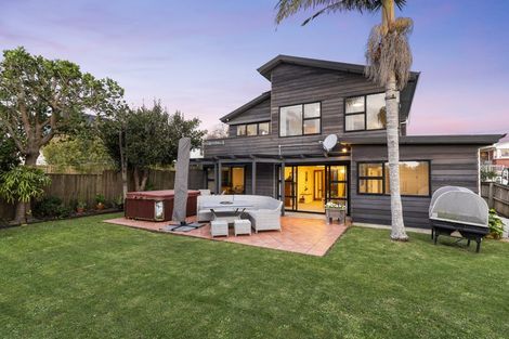 Photo of property in 1/75 Kowhai Road, Mairangi Bay, Auckland, 0630