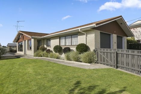 Photo of property in 323 Mangorei Road, Merrilands, New Plymouth, 4312