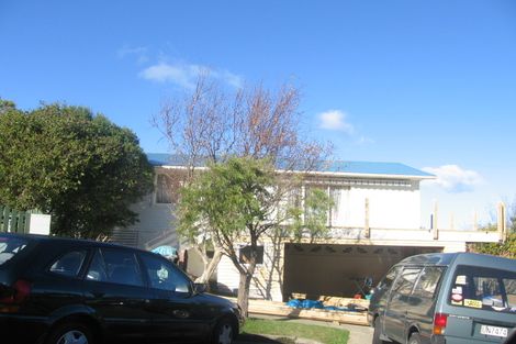 Photo of property in 3 Taka Grove, Normandale, Lower Hutt, 5010