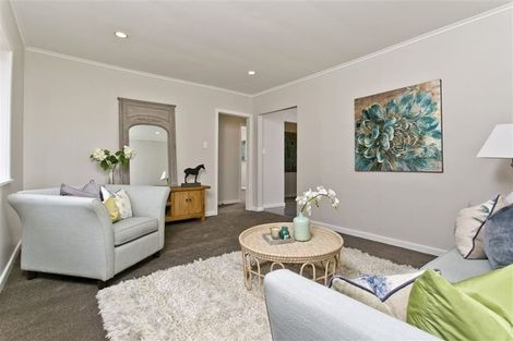 Photo of property in 24 Reid Road, New Lynn, Auckland, 0600