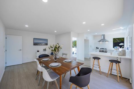 Photo of property in 16 Taroka Close, Pinehill, Auckland, 0632