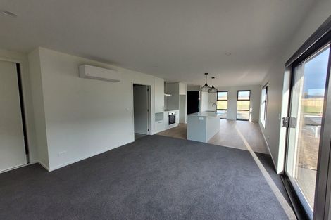 Photo of property in 5 Piopio Lane, Halswell, Christchurch, 8025