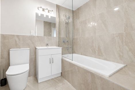 Photo of property in 19 Stitchbird Crescent, Papakura, 2110