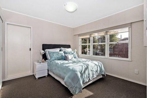 Photo of property in 2a Kurnell Drive, Botany Downs, Auckland, 2010