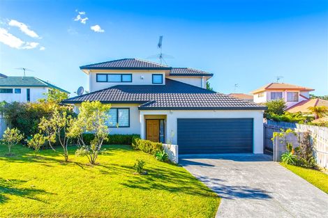 Photo of property in 1/3 Mossop Rise, Glenfield, Auckland, 0629