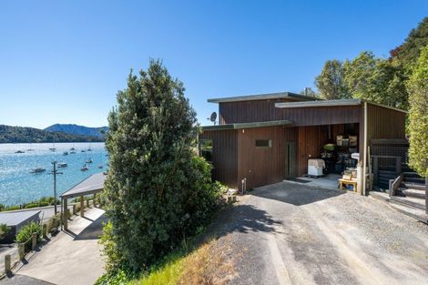 Photo of property in 354b Waikawa Road, Waikawa, Picton, 7220