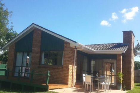 Photo of property in 21 Voltaire Court, Botany Downs, Auckland, 2010