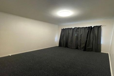 Photo of property in 2/37 Clevedon Road, Papakura, 2110