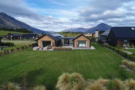 Photo of property in 18 Jacks Point Rise, Jacks Point, Queenstown, 9371