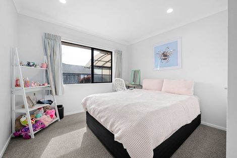 Photo of property in 22 Dorchester Place, Nawton, Hamilton, 3200