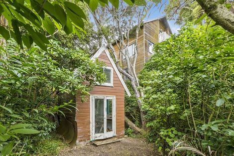 Photo of property in 2 Hill Street, Leigh, 0985