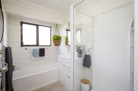 Photo of property in 14 College Street, Awapuni, Palmerston North, 4412