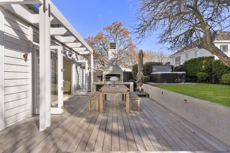 Photo of property in 28 Princes Street, Northcote Point, Auckland, 0627